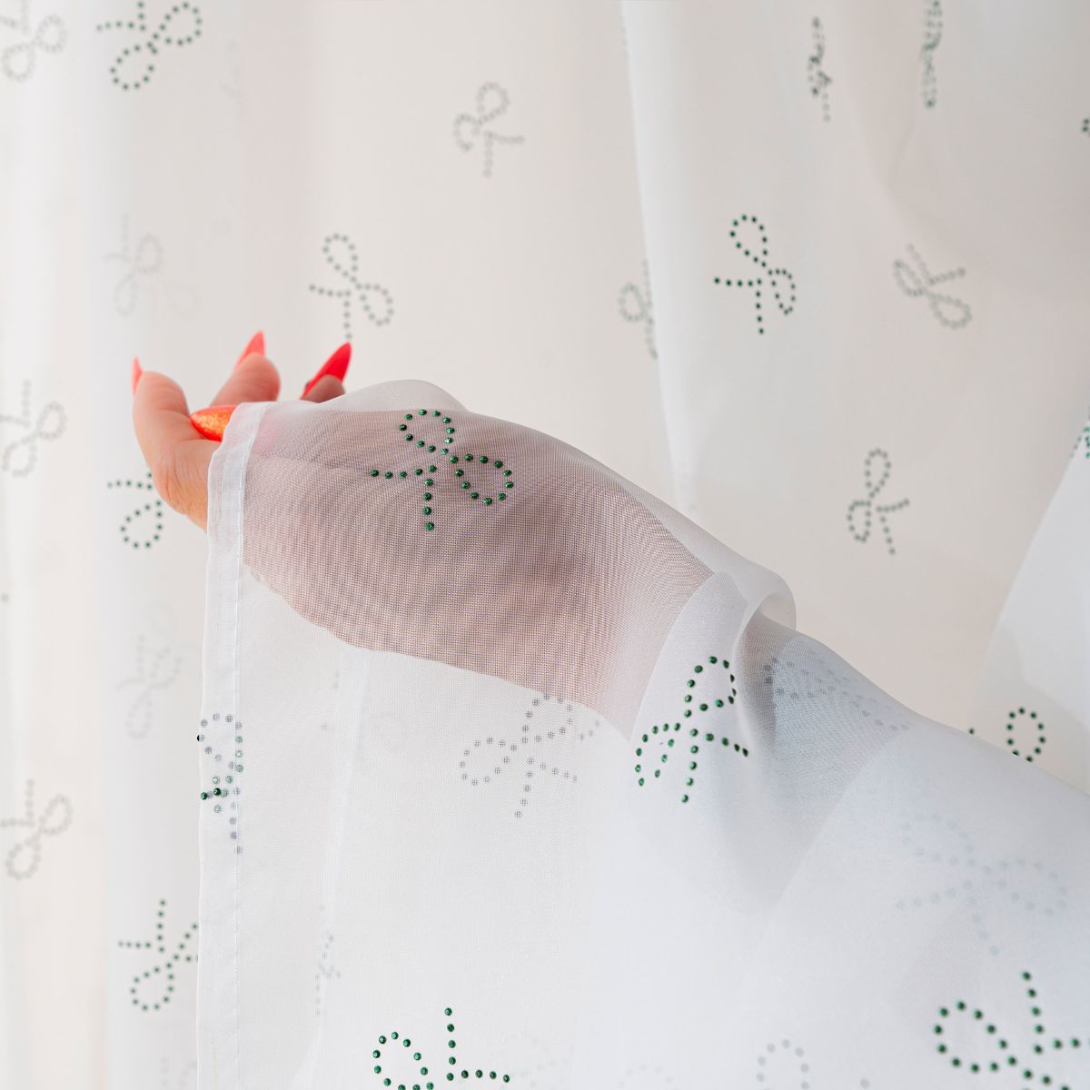 Zbliżenie na firanę Ribbon